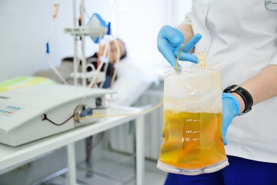 Высоконейтрализующая плазма быстро очищает организм от SARS-CoV-2 у госпитализированных пациентов