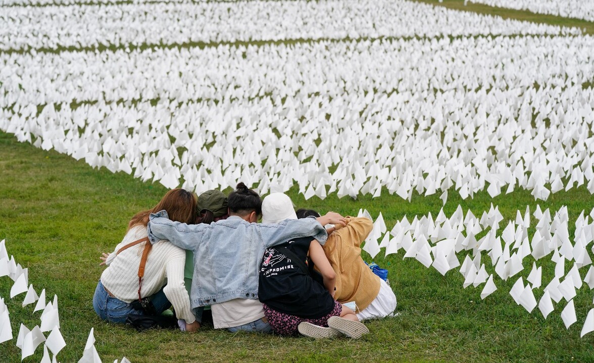 Количество смертей от COVID-19 в США превысило 1 миллион
