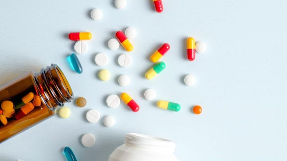 Систематический анализ комбинаций препаратов против грамположительных бактерий