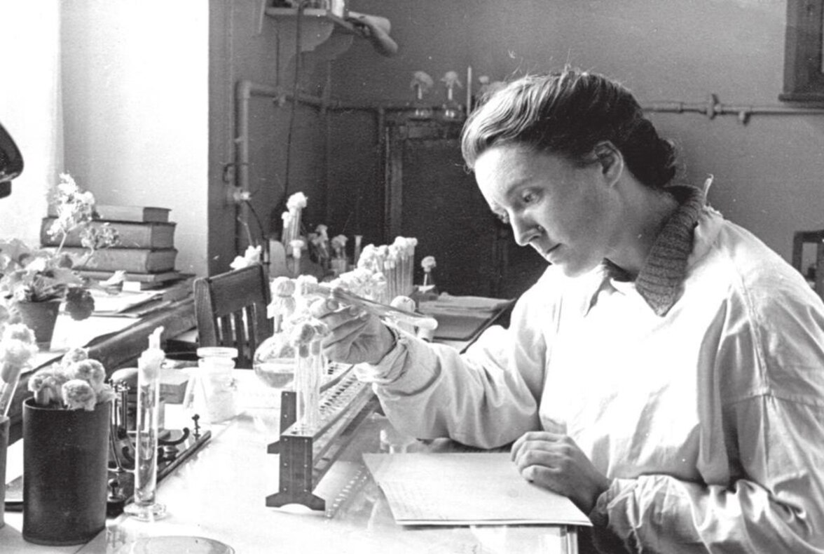 Советские женщины-микробиологи: Мария Георгиевна Бражникова