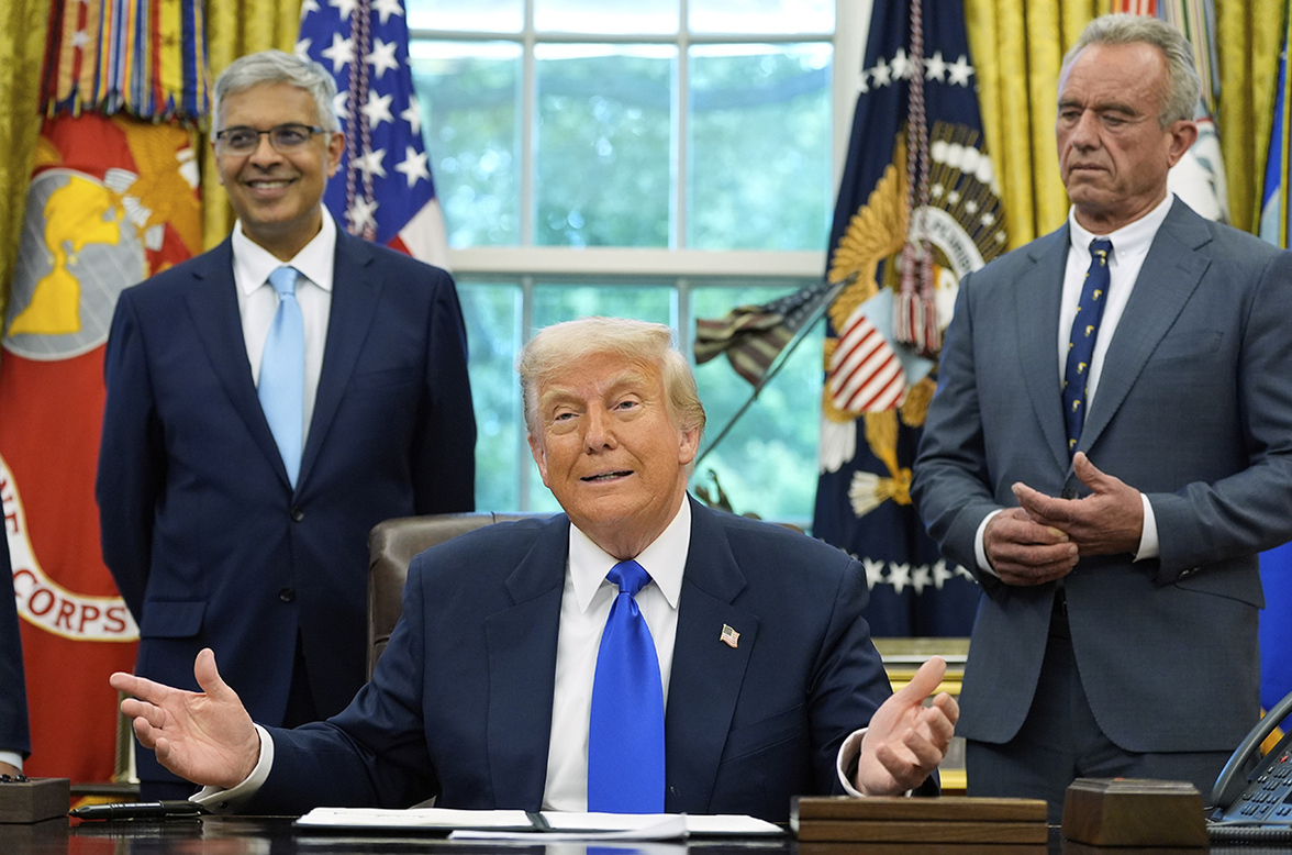 Трамп ужесточает правила проведения рискованных исследований вирусов, бактерий и токсинов